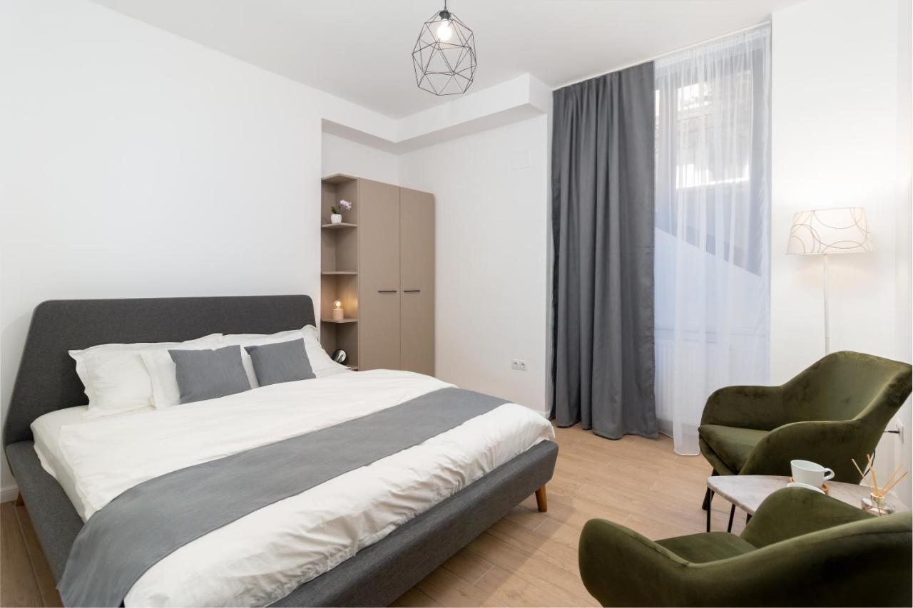 Cadoro Center * Oradea