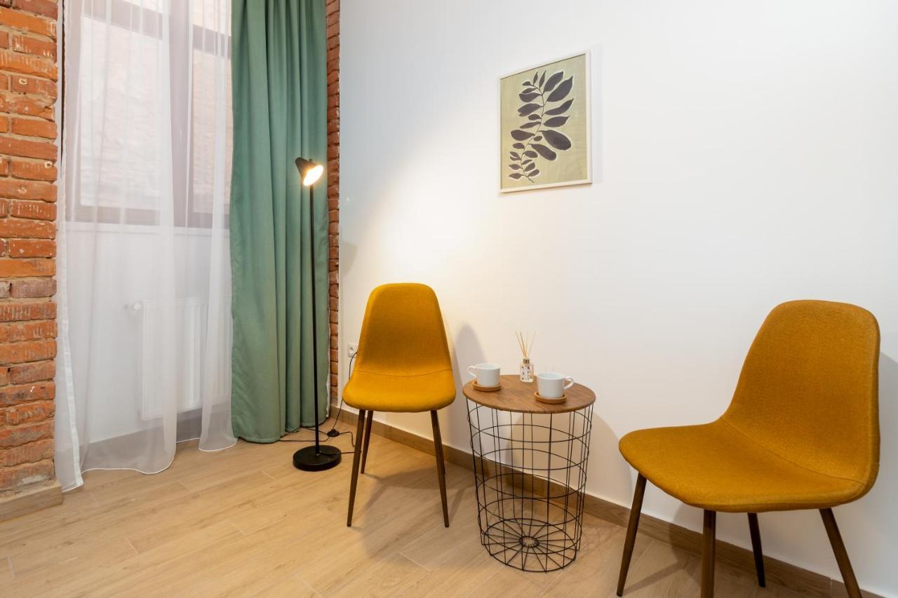 Cadoro Center