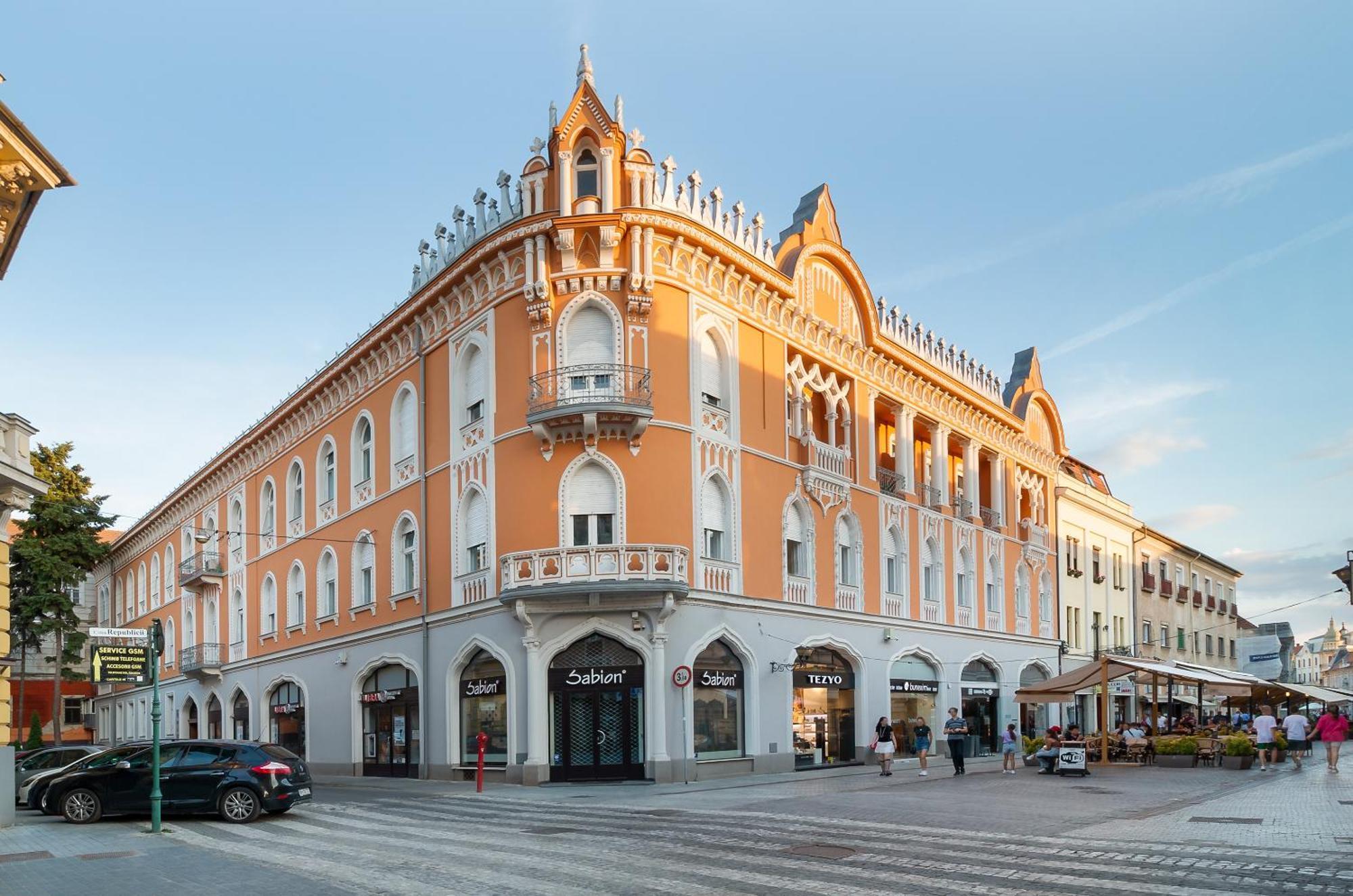 Cadoro Center * Oradea